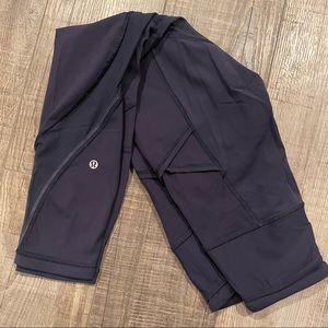 Lululemon 7/8 Navy leggings w/ mesh (only worn a couple of time-GREAT CONDITION)